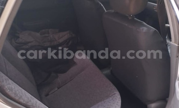 Acheter Occasion Voiture Toyota Corolla Blanc à Kampala, Ouganda Acheter Occasion Voiture Toyota Corolla Blanc à Kampala, Ouganda