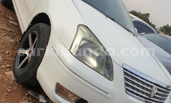 Acheter Occasion Voiture Toyota Premio Blanc à Kampala, Ouganda Acheter Occasion Voiture Toyota Premio Blanc à Kampala, Ouganda