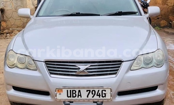 Gura Yakoze Toyota Mark X White Imodoka i Kampala mu Uganda Gura Yakoze Toyota Mark X White Imodoka i Kampala mu Uganda