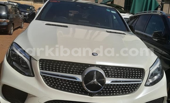 Gura Yakoze Mercedes‒Benz GLE White Imodoka i Kampala mu Uganda Gura Yakoze Mercedes‒Benz GLE White Imodoka i Kampala mu Uganda