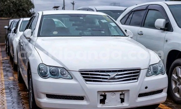 Acheter Occasion Voiture Toyota Mark X Blanc à Kampala, Ouganda Acheter Occasion Voiture Toyota Mark X Blanc à Kampala, Ouganda