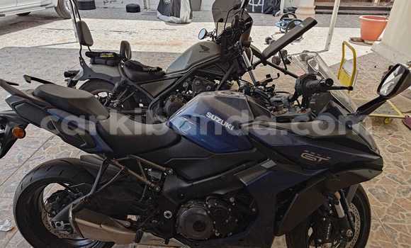 Nunua Ilio tumika Suzuki GSX Bluu Bike ndani ya Kampala nchini Uganda