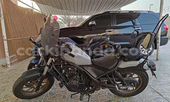 Acheter Occasion Moto Honda Rebel Gris à Kampala, Ouganda