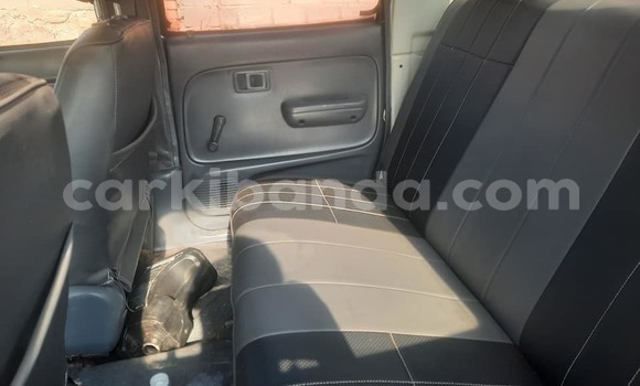 Acheter Occasion Voiture Toyota Hilux Blanc à Kampala, Ouganda Acheter Occasion Voiture Toyota Hilux Blanc à Kampala, Ouganda