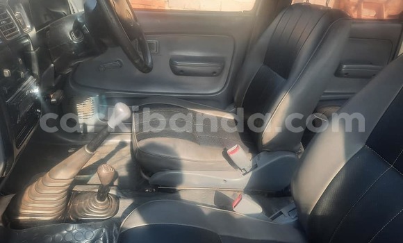 Acheter Occasion Voiture Toyota Hilux Blanc à Kampala, Ouganda Acheter Occasion Voiture Toyota Hilux Blanc à Kampala, Ouganda