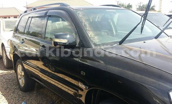 Gura Yakoze Toyota Kluger Black Imodoka i Kampala mu Uganda Gura Yakoze Toyota Kluger Black Imodoka i Kampala mu Uganda