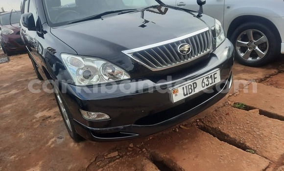 Gura Yakoze Toyota Harrier Black Imodoka i Kampala mu Uganda
