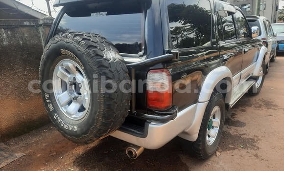 Acheter Occasion Voiture Toyota Hilux Surf Noir à Kampala, Ouganda Acheter Occasion Voiture Toyota Hilux Surf Noir à Kampala, Ouganda