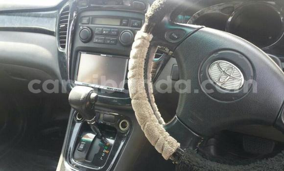 Gura Yakoze Toyota Kluger Black Imodoka i Kampala mu Uganda Gura Yakoze Toyota Kluger Black Imodoka i Kampala mu Uganda