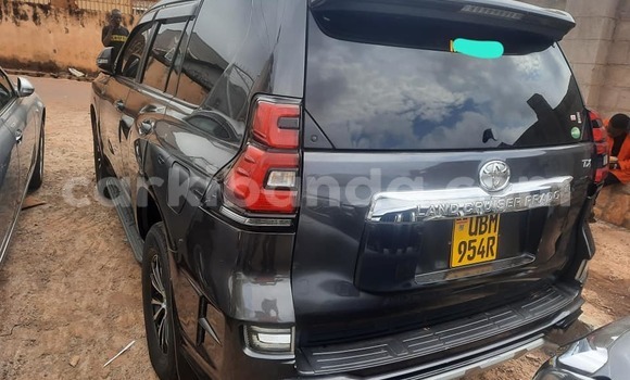 Acheter Occasion Voiture Toyota Land Cruiser Noir à Kampala, Ouganda Acheter Occasion Voiture Toyota Land Cruiser Noir à Kampala, Ouganda
