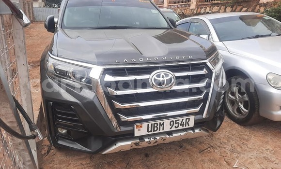Acheter Occasion Voiture Toyota Land Cruiser Noir à Kampala, Ouganda Acheter Occasion Voiture Toyota Land Cruiser Noir à Kampala, Ouganda