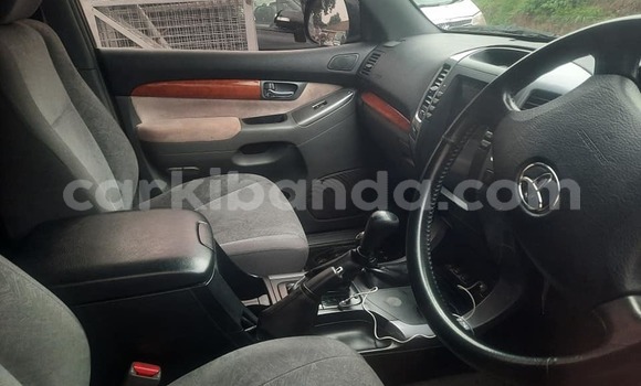 Acheter Occasion Voiture Toyota Prado Noir à Kampala, Ouganda Acheter Occasion Voiture Toyota Prado Noir à Kampala, Ouganda
