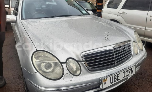 Acheter Occasion Voiture Mercedes-Benz E-Classe Autre à Kampala, Ouganda Acheter Occasion Voiture Mercedes-Benz E-Classe Autre à Kampala, Ouganda