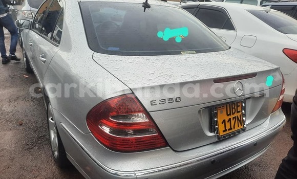 Acheter Occasion Voiture Mercedes-Benz E-Classe Autre à Kampala, Ouganda Acheter Occasion Voiture Mercedes-Benz E-Classe Autre à Kampala, Ouganda