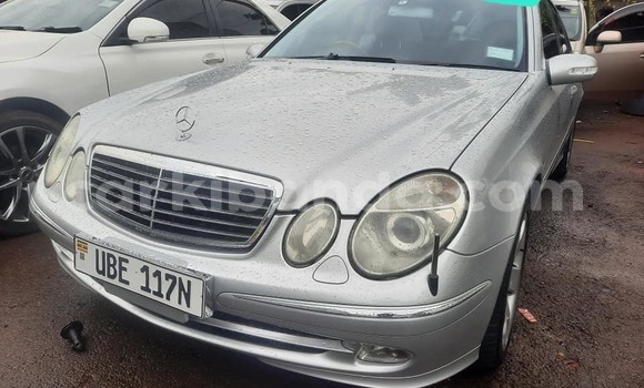 Acheter Occasion Voiture Mercedes-Benz E-Classe Autre à Kampala, Ouganda Acheter Occasion Voiture Mercedes-Benz E-Classe Autre à Kampala, Ouganda