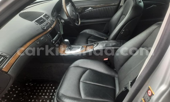 Acheter Occasion Voiture Mercedes-Benz E-Classe Autre à Kampala, Ouganda Acheter Occasion Voiture Mercedes-Benz E-Classe Autre à Kampala, Ouganda