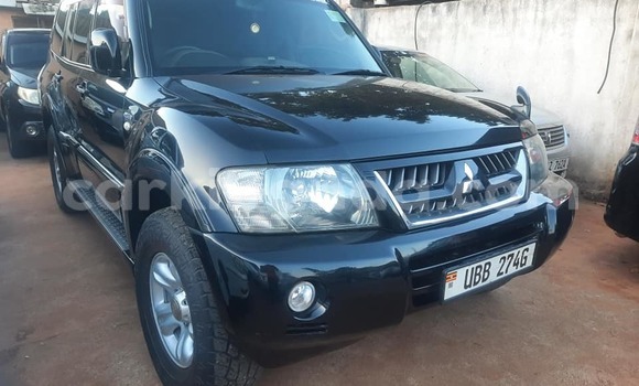 Gura Yakoze Mitsubishi Pajero Black Imodoka i Kampala mu Uganda