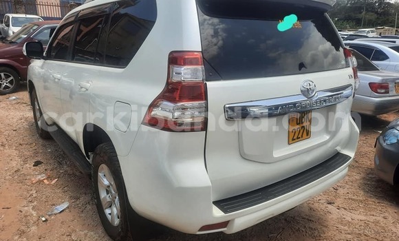 Acheter Occasion Voiture Toyota Prado Blanc à Kampala, Ouganda Acheter Occasion Voiture Toyota Prado Blanc à Kampala, Ouganda
