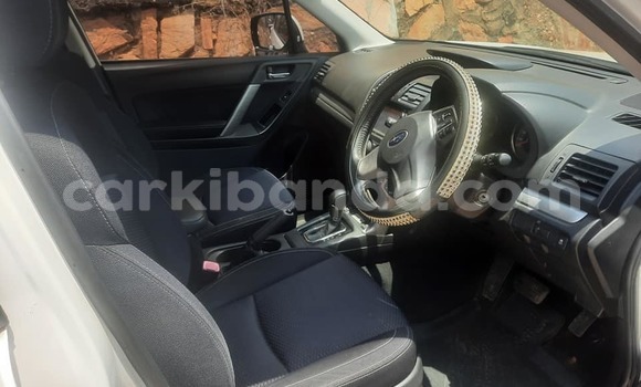 Acheter Occasion Voiture Subaru Forester Blanc à Kampala, Ouganda Acheter Occasion Voiture Subaru Forester Blanc à Kampala, Ouganda
