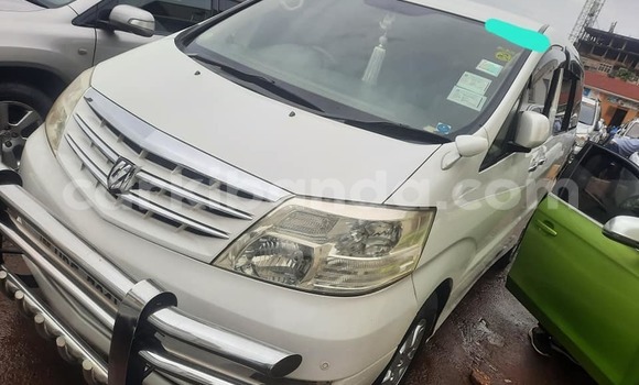 Acheter Occasion Voiture Toyota Alphard Blanc à Kampala, Ouganda