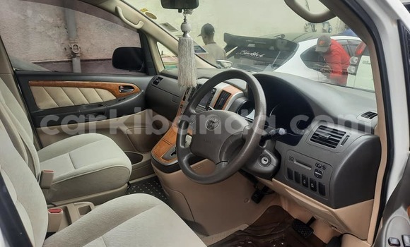 Acheter Occasion Voiture Toyota Alphard Blanc à Kampala, Ouganda Acheter Occasion Voiture Toyota Alphard Blanc à Kampala, Ouganda
