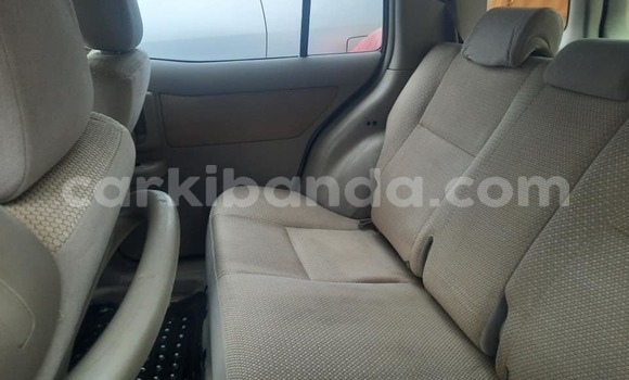 Acheter Occasion Voiture Toyota Raum Autre à Kampala, Ouganda Acheter Occasion Voiture Toyota Raum Autre à Kampala, Ouganda