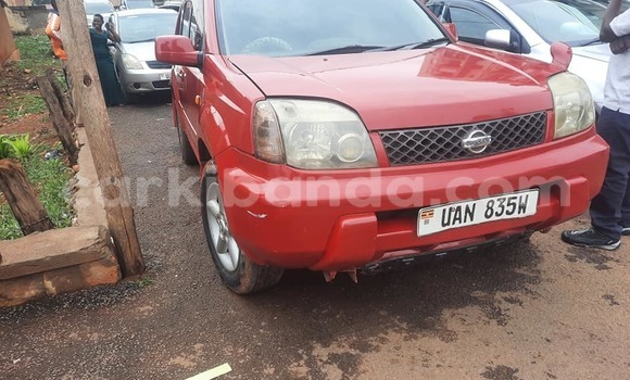 Nunua Ilio tumika Nissan X–Trail Nyekundu Gari ndani ya Kampala nchini Uganda