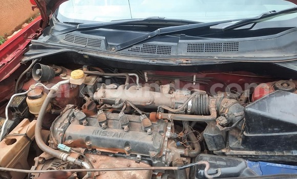 Acheter Occasion Voiture Nissan X–Trail Rouge à Kampala, Ouganda Acheter Occasion Voiture Nissan X–Trail Rouge à Kampala, Ouganda