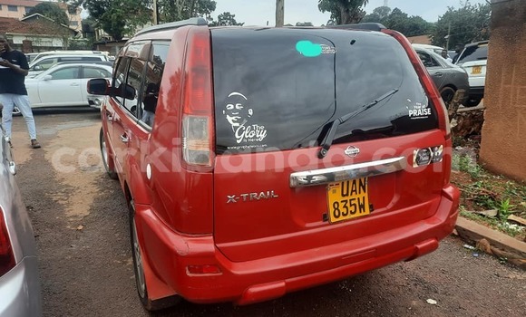 Acheter Occasion Voiture Nissan X–Trail Rouge à Kampala, Ouganda Acheter Occasion Voiture Nissan X–Trail Rouge à Kampala, Ouganda