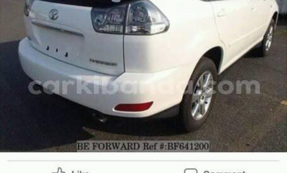 Acheter Occasion Voiture Toyota Harrier Blanc à Kampala, Ouganda Acheter Occasion Voiture Toyota Harrier Blanc à Kampala, Ouganda