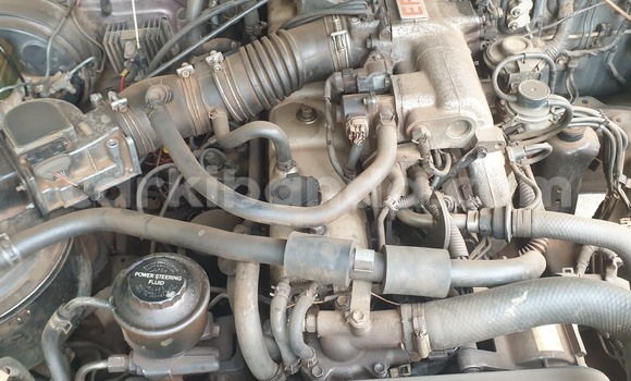 Gura Yakoze Toyota Land Cruiser Prado Brown Imodoka i Kampala mu Uganda