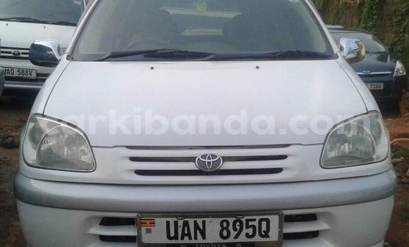 Acheter Occasion Voiture Toyota Raum Blanc à Kampala, Ouganda Acheter Occasion Voiture Toyota Raum Blanc à Kampala, Ouganda
