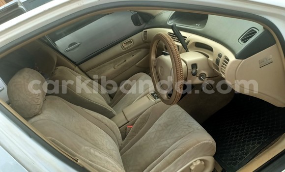 Acheter Occasion Voiture Toyota Corona Blanc à Kampala, Ouganda