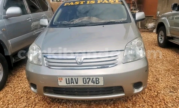 Gura Yakoze Toyota Raum Beige Imodoka i Kampala mu Uganda Gura Yakoze Toyota Raum Beige Imodoka i Kampala mu Uganda
