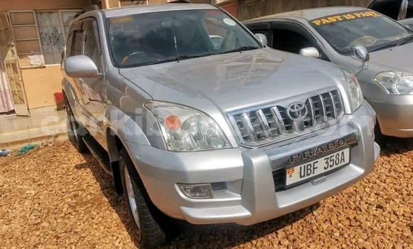 Gura Yakoze Toyota Land Cruiser Prado Beige Imodoka i Kampala mu Uganda Gura Yakoze Toyota Land Cruiser Prado Beige Imodoka i Kampala mu Uganda