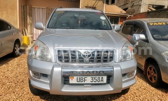 Gura Yakoze Toyota Land Cruiser Prado Beige Imodoka i Kampala mu Uganda Gura Yakoze Toyota Land Cruiser Prado Beige Imodoka i Kampala mu Uganda