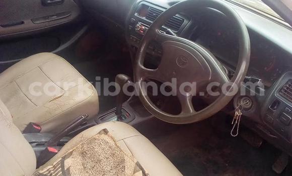 Acheter Occasion Voiture Toyota Corolla Blanc à Kampala, Ouganda Acheter Occasion Voiture Toyota Corolla Blanc à Kampala, Ouganda