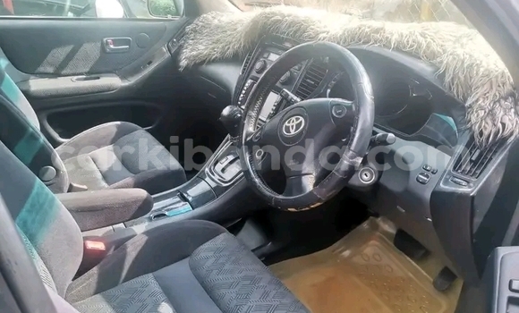 Nunua Ilio tumika Toyota Kluger Fedha Gari ndani ya Mbarara nchini Uganda Nunua Ilio tumika Toyota Kluger Fedha Gari ndani ya Mbarara nchini Uganda