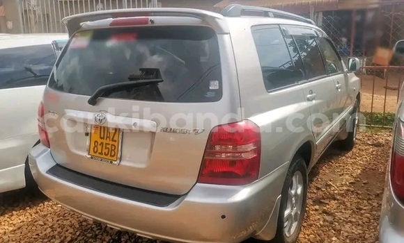 Gura Yakoze Toyota Kluger Silver Imodoka i Mbarara mu Uganda Gura Yakoze Toyota Kluger Silver Imodoka i Mbarara mu Uganda