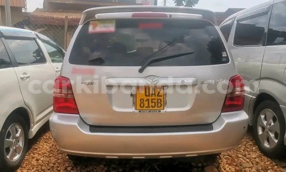 Gura Yakoze Toyota Kluger Silver Imodoka i Mbarara mu Uganda Gura Yakoze Toyota Kluger Silver Imodoka i Mbarara mu Uganda
