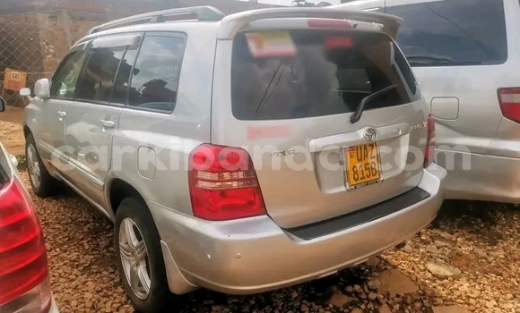 Gura Yakoze Toyota Kluger Silver Imodoka i Mbarara mu Uganda Gura Yakoze Toyota Kluger Silver Imodoka i Mbarara mu Uganda