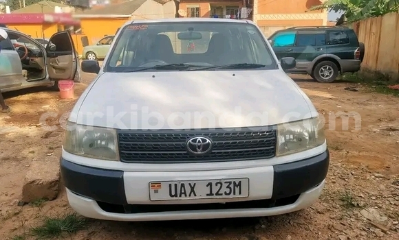 Gura Yakoze Toyota Probox White Imodoka i Masaka mu Uganda Gura Yakoze Toyota Probox White Imodoka i Masaka mu Uganda
