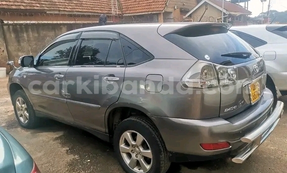 Nunua Ilio tumika Toyota Harrier Nyingine Gari ndani ya Mukono nchini Uganda