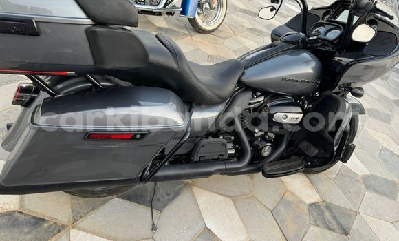 Buy Used Harley Davidson Road Glide Silver Bike in Kampala in Uganda