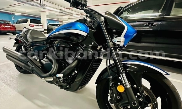 Nunua Ilio tumika Suzuki Boulevard Bluu Bike ndani ya Kampala nchini Uganda