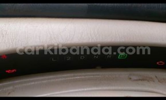 Acheter Occasion Voiture Toyota Vista Blanc à Kampala, Ouganda Acheter Occasion Voiture Toyota Vista Blanc à Kampala, Ouganda