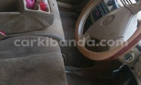 Acheter Occasion Voiture Toyota Vista Blanc à Kampala, Ouganda Acheter Occasion Voiture Toyota Vista Blanc à Kampala, Ouganda