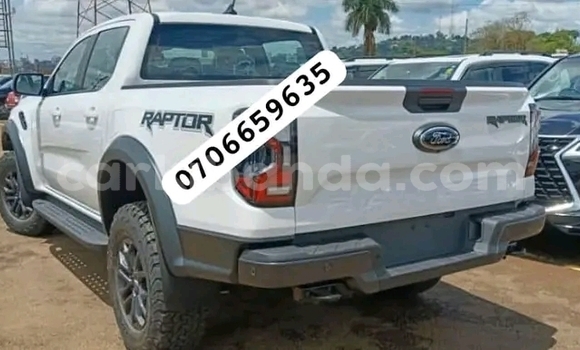 Gura Yakoze Ford Ranger White Imodoka i Kampala mu Uganda