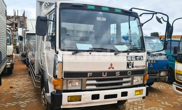 Buy Used Fuso Fighter Green Truck in Kampala in Uganda Buy Used Fuso Fighter Green Truck in Kampala in Uganda