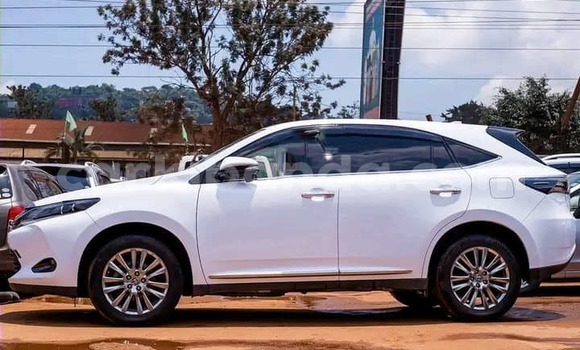 Buy Used Toyota Harrier White Car in Kampala in Uganda Buy Used Toyota Harrier White Car in Kampala in Uganda